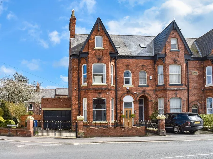 Wellington House - Image 1