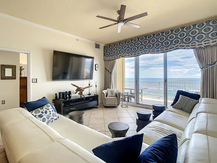 Appartement en copropriété avec piscine et jacuzzi | Vue plage - Image 1