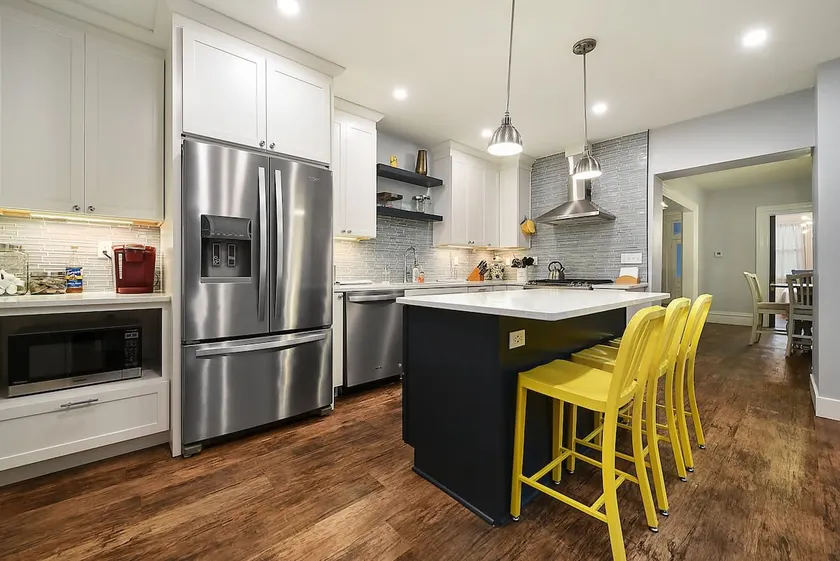 Amazingly Homey w/Garage + Outdoor Space! 5B/2B - Image 1