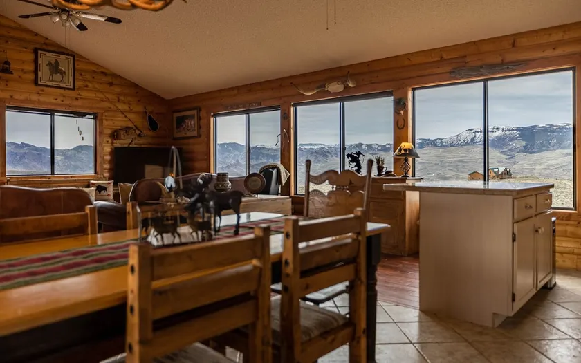 Jim Mountain Retreat- Mountaintop Views, Seasonal Hot Tub, Large Group Retreat - Image 1