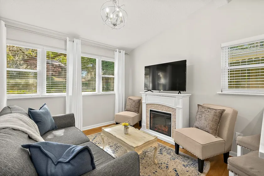 Cozy Uptown Guest House - Image 1