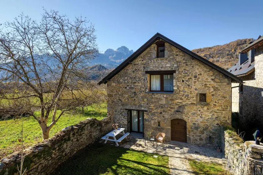 La Borda del Pueyo, rural edge of the Aragonese Pyrenees - Image 1