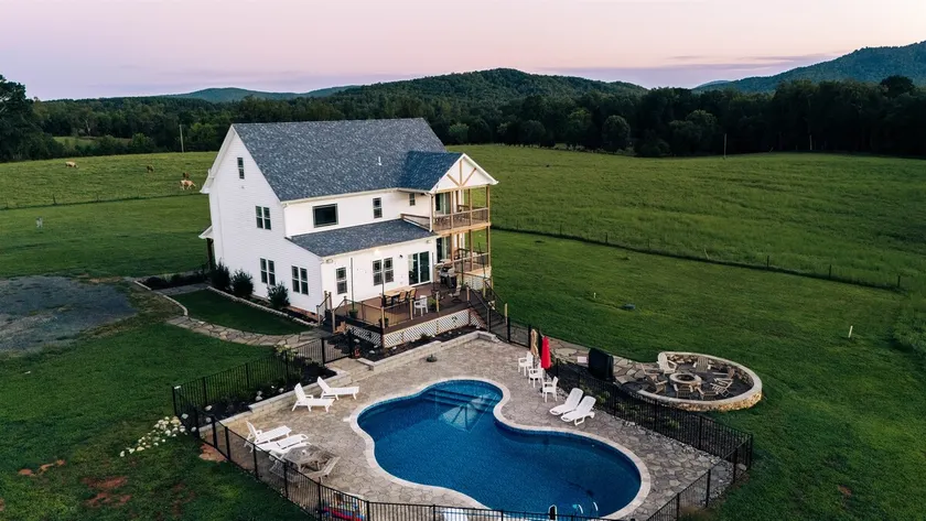 New! Farmhouse Epic Views Fire-Pit 12ppl - Image 1