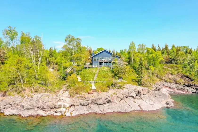 Stone's Throw Retreat on Lake Superior - Image 1