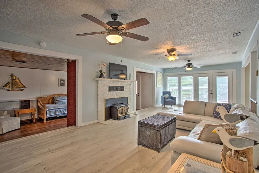 Possum Kingdom Lakefront Home w/ Patio & Dock! - Image 1