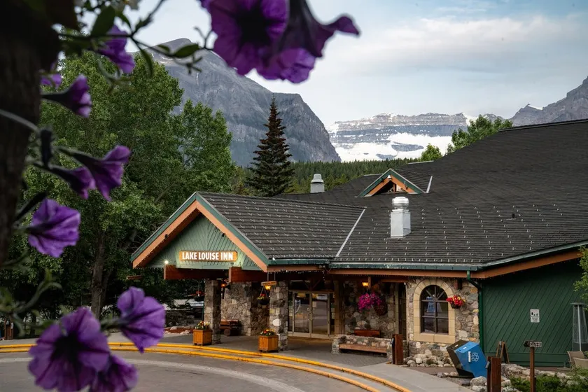 Great Location! Cozy Charming Lake Louise Getaway - Image 1