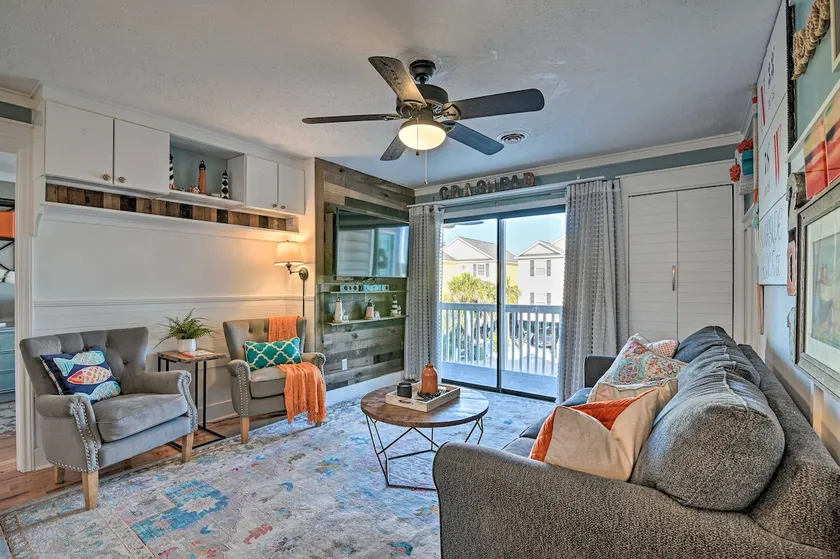 Eclectic Condo w/ Balcony: 1 Block to Beach! - Image 1