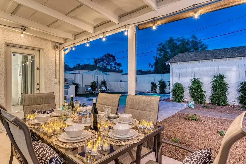 Mid-Century Modern Charmer with FREE heated pool! - Image 1