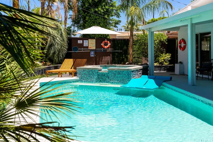 Mid-Century Gem - Pool Jacuzzi & Secret Bedroom - Image 1