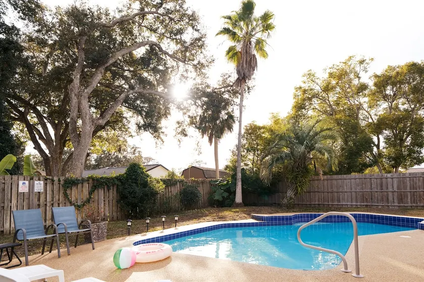 Private Oasis near Daytona w/pool - Image 1