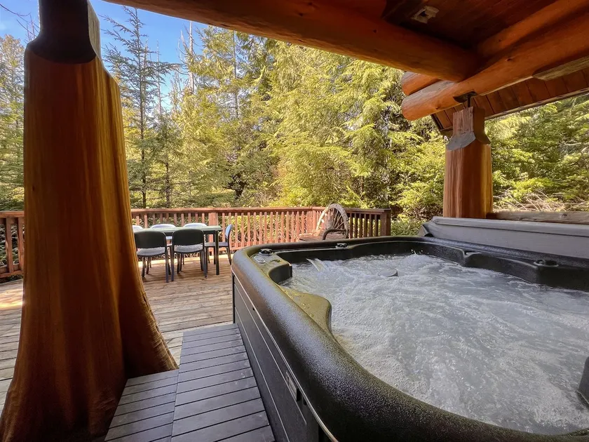 Willowbrae Chalet-Sophisticated Forest-Hot Tub - Image 1