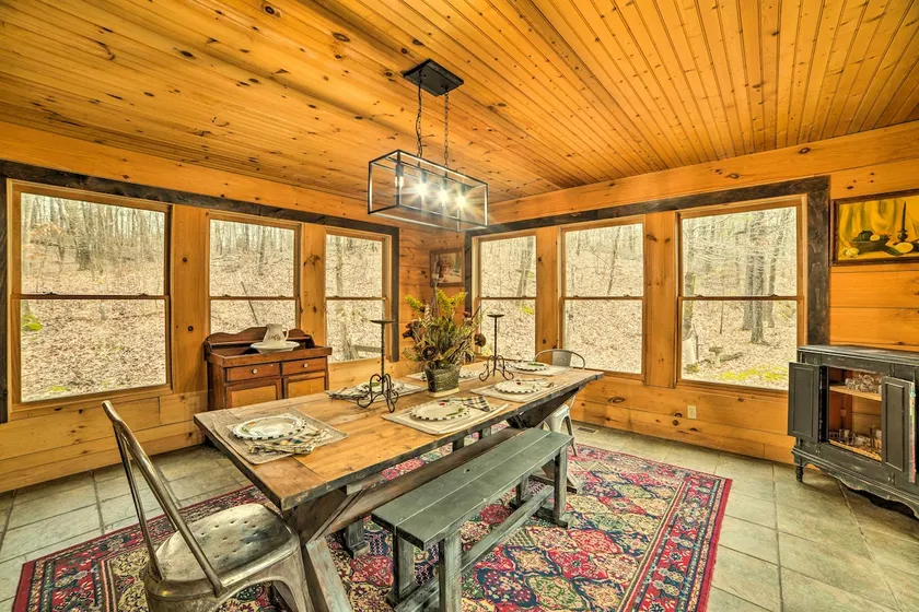 Quiet Cabin Retreat on 30 Acres Near Kentucky Lake - Image 1