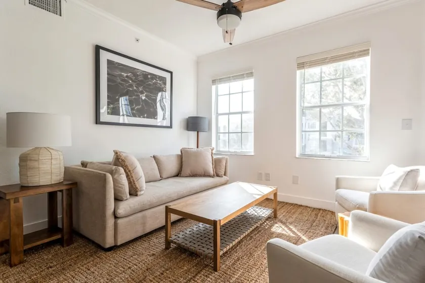 Kasa | Sunny 1BD, Resort-style Pool | Wellington - Image 1