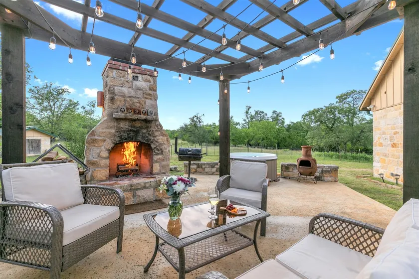 Luxury Home with Fire Pit & Hill Country Views - Image 1