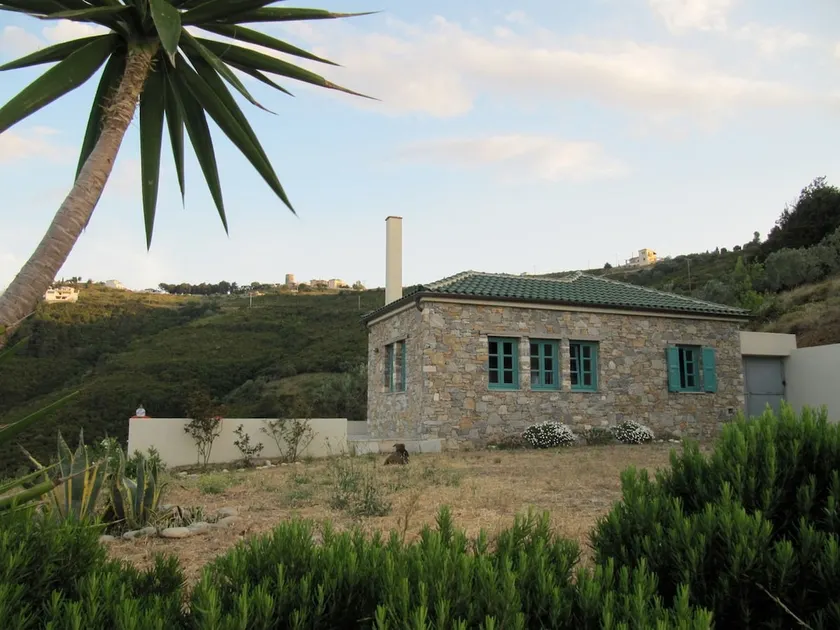 Gorgeous House Exclusive Location - Image 1