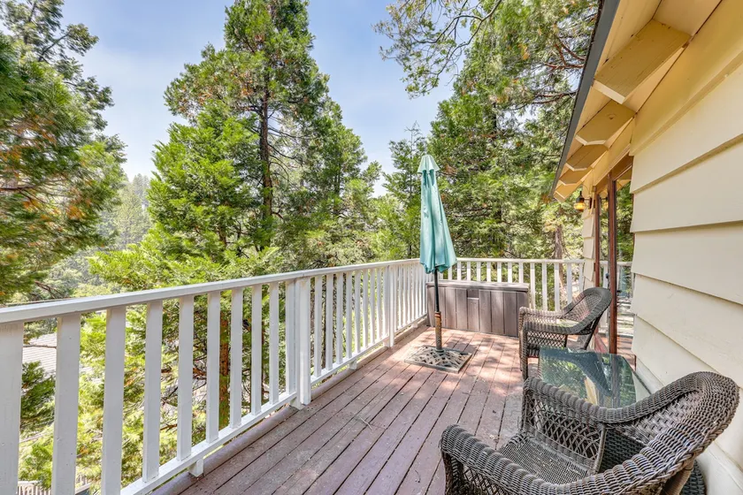 Game Room & 2 Decks: Walkable Lake Arrowhead Cabin - Image 1