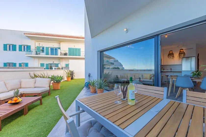 Large private garden and pool - Fiber Optic Wi-Fi - Image 1