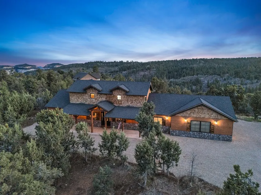 Game Room| Fire Pit| Hot Tub| 5bd all ensuite - Image 1