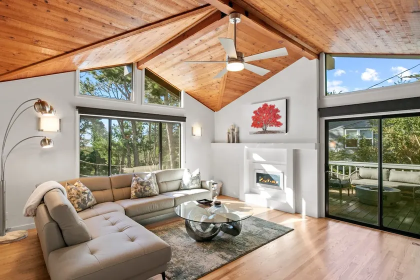 Sunset Villa: Upscale Three Bedroom Three Bath with Ocean Views - Image 1