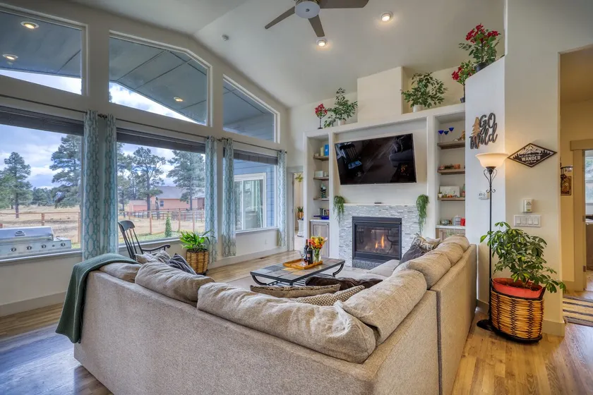 Luxury Pagosa Home; Pet Friendly with Hot Tub - Image 1