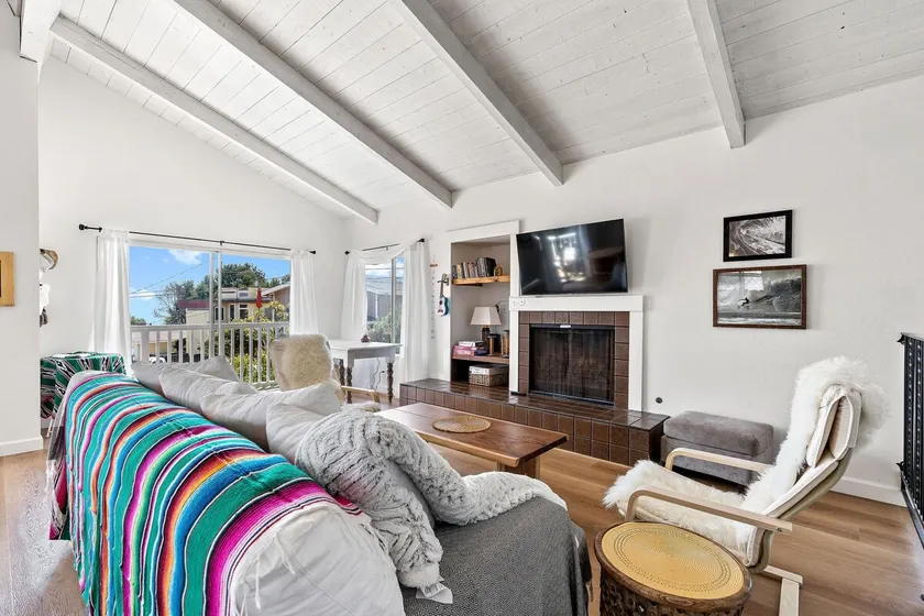 Bright and Sunny in Seacliff - Image 1