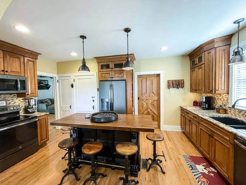 Family friendly near Hershey Park and Spooky Nook. - Image 1