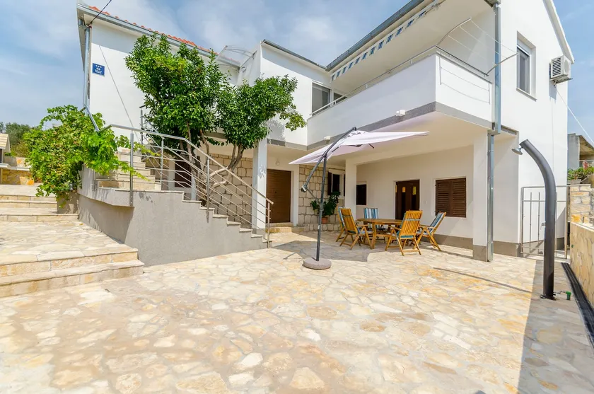 House Ivana - Image 1