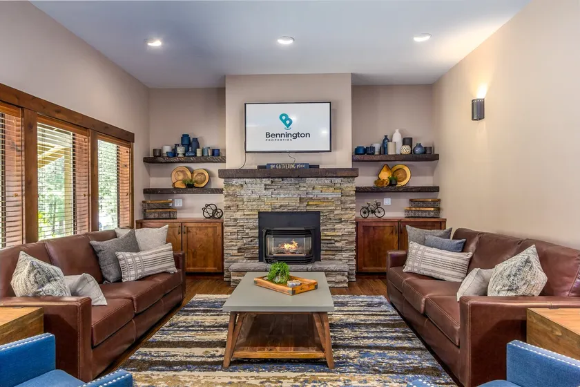 WARB10 - Gorgeous, Updated Home, Private Hot Tub, Air Condition and Ping Pong - Image 1