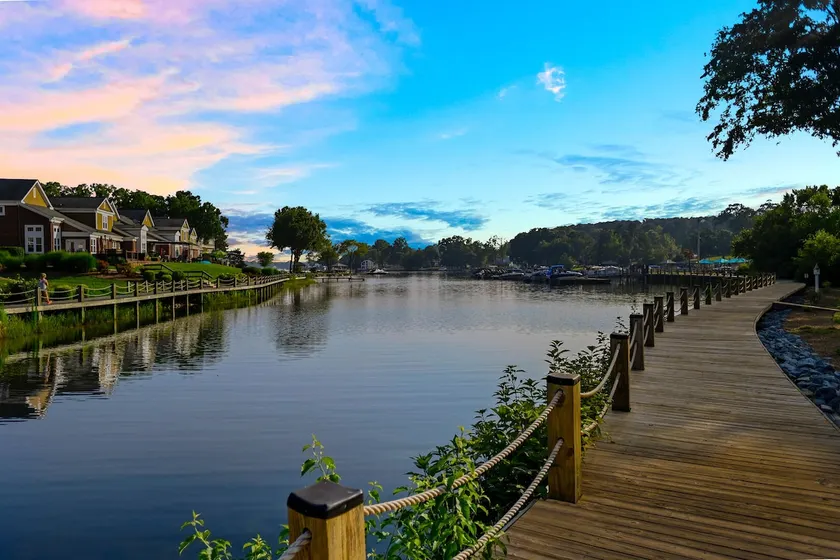 Aqua Vista by SoCharm | Waterfront Condo | 3 Bedrooms Sleeps 6 - Image 1