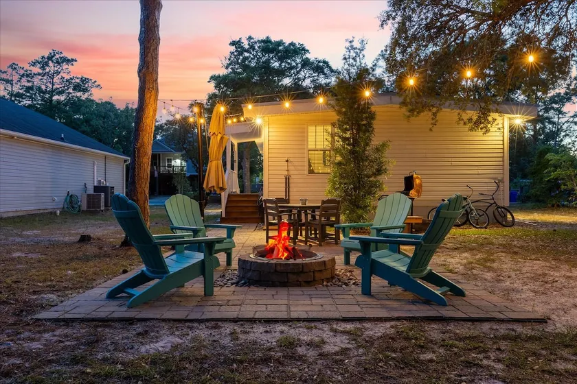 Modern Oak Island Escape: 1 Mile to Long Beach! - Image 1