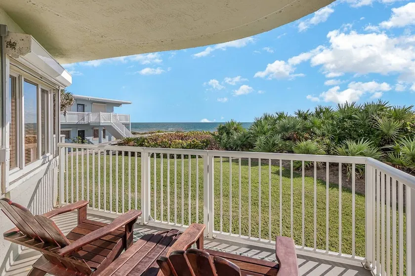 Sea Breeze Retreat-Direct Ocean Front 2/2 - Image 1