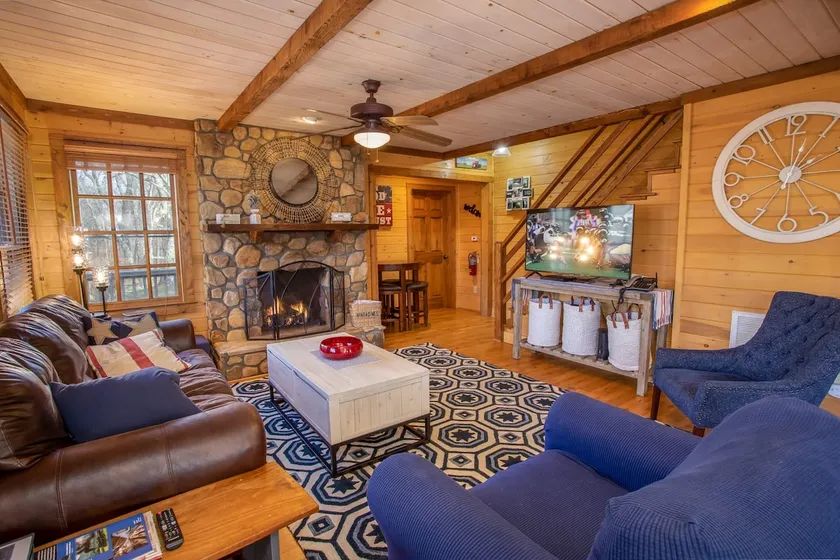 4BR, Près de Boone, Blowing Rock, Station de ski, Cheminée d'extérieur, Granit / Inox, 5 téléviseurs haute définition, xBox 360 - Image 1