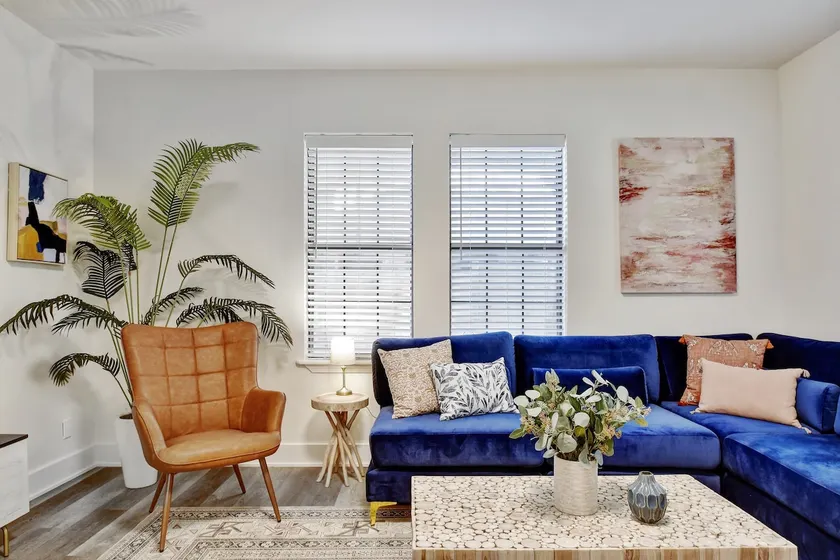 Stay In Style | Renovated & Walkable Bungalow - Image 1
