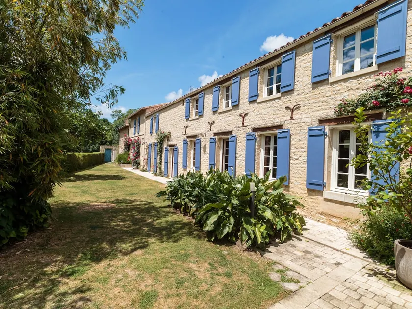 Holiday Home Au bord du canal by Interhome - Image 1