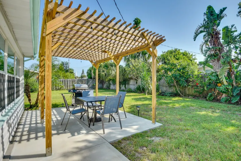 Charming Port Orange Home - Walk to Beach! - Image 1