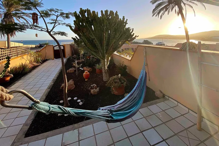 ocean view garden bright comfortable WiFi - Image 1