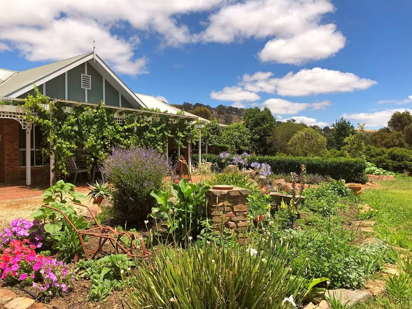 Belkampar Retreat - Authentic Farm Style Home - Perfect For Families and Large Groups! - Image 1