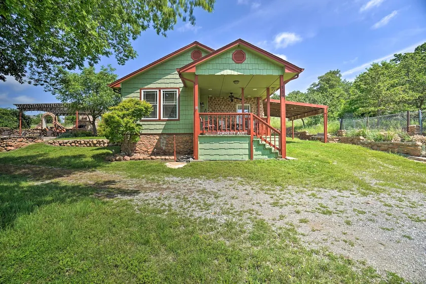 Charming Hilltop Cottage in Medicine Park! - Image 1