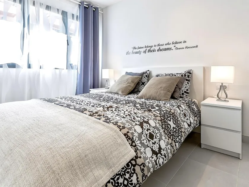 HS LUXURY HOLIDAYS , THREE BEDROOM H5 - Image 1