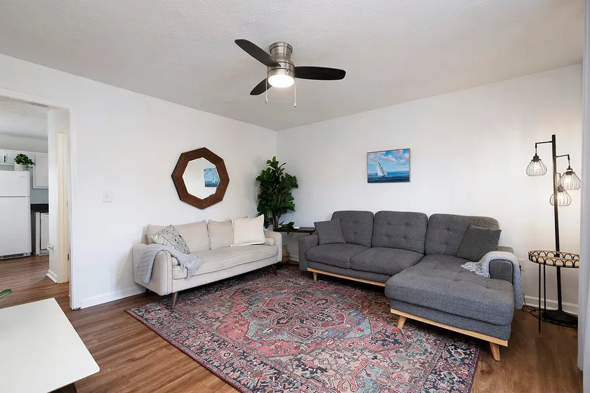 Charming Townhome with Two King Beds & Sep Bath - Image 1