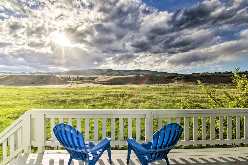 Montana's Emigrant Peaks Getaway: Apt w/ Mtn Views - Image 1