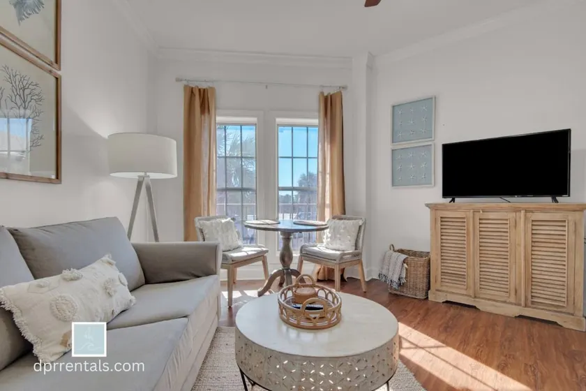 Over sized Studio @ The Village of South Walton!~ - Image 1
