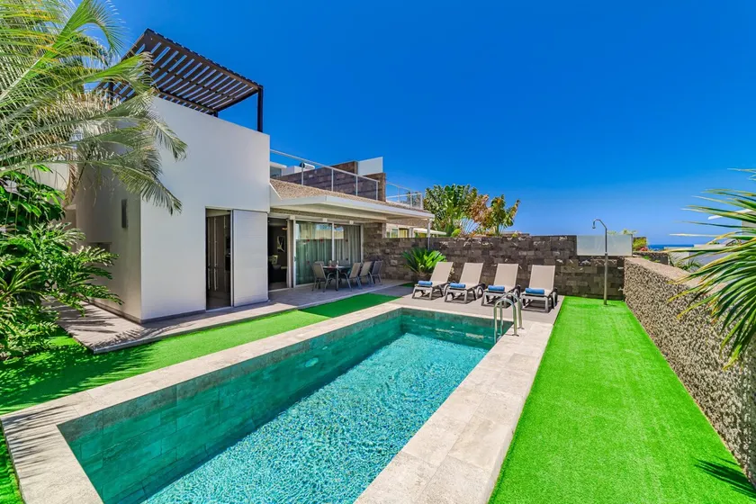 Lux Villa 31 - Image 1