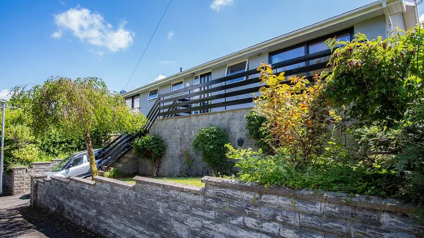 Ragged Staff - 3 Bedroom Holiday Home - Saundersfoot - Image 1