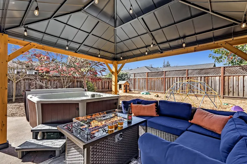 4bd Family-Friendly*Play Area*Hot Tub* - Image 1