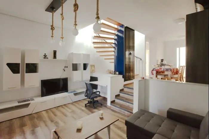 near the port, wide, confortable, WI-FI, terrace, aircon - Image 1