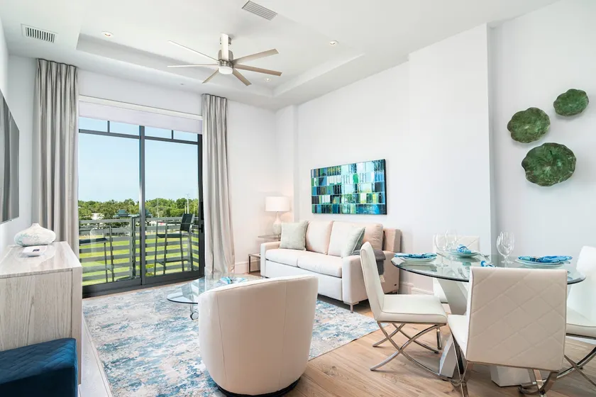 SoCe Flats 308 - West Facing Luxury Downtown Condo - Image 1