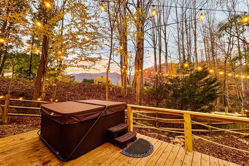 Hot Tub & Stone Fire Pit: Smoky Mountain Oasis! - Image 1