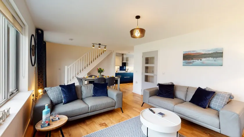 31 Caledonia Place - Image 1