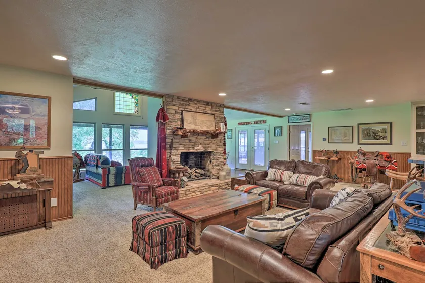 Granbury Lakefront Escape w/ Boat Dock & Slip! - Image 1